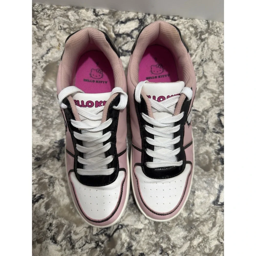 Hello Kitty Women's 9 Pink White Black Athletic Sneakers Lace Up Cartoon Logo
